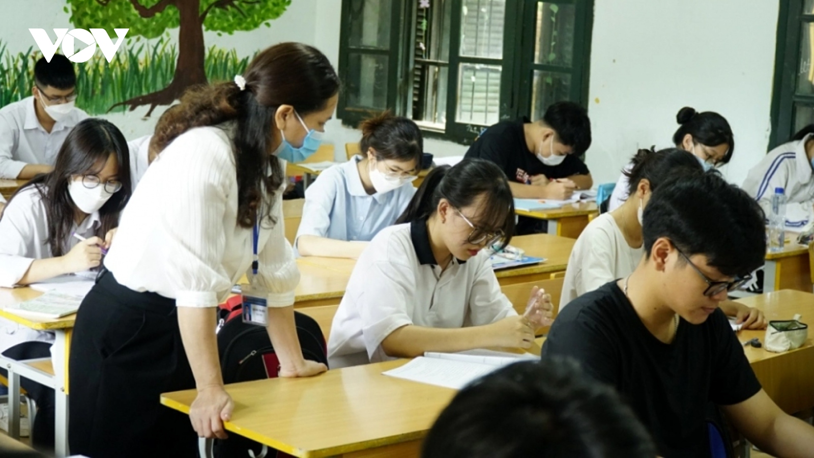 High-school students to do four graduation tests as from 2025